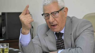 ورحل فارس الصحافة النبيل.. وداعاً مكرم محمد أحمد