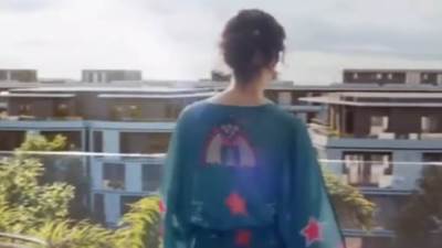 «الكومبوندات».. 17 نجمًا يروجون لعالم من الراحة و«الدنيا الحلوة»