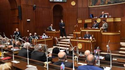 الشيوخ يوافق على رسوم مزاولة المهنة للاستشاريين والمهندسين الأجانب..تعرف عليها