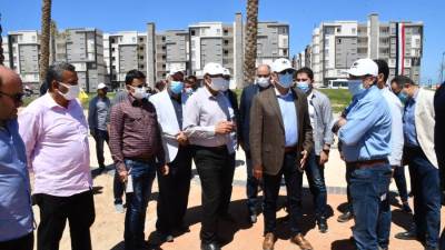 وزير الإسكان يتفقد كورنيش المنصورة الجديدة (صور)