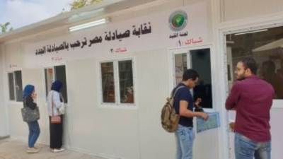 مصير مجهول.. لماذا ترفض وزارة الصحة تكليف خريجي كليات الصيدلة؟