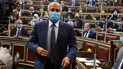 «شنطة الفريق كامل».. ماذا حمل وزير النقل إلى مجلس النواب؟