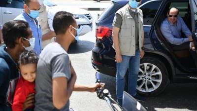 سيارة أجرة بالغاز الطبيعي هدية من الرئيس لـ«عامل الديلفري»