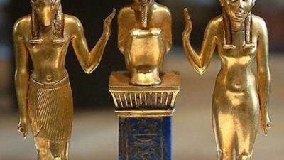 ماكرون وعد برجوعها.. هل تُعيد فرنسا 100 ألف قطعة أثرية مسروقة من مصر؟