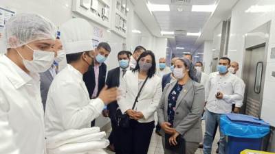 غادة شلبي تتابع سير عمليات تطعيم العاملين بالقطاع السياحي في شرم الشيخ (صور)