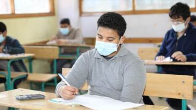 المدارس تضع أسئلة الامتحان التكميلى لطلاب النقل