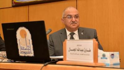 رئيس جامعة أسيوط يعلن استئناف العمل وعودة الطلاب المغتربين للمدينة الجامعية
