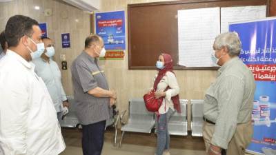 محافظ أسيوط يعلن تشغيل 6 مراكز أخرى للتطعيم بلقاح كورونا 