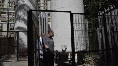 محافظ أسيوط يطمئن على منظومة شبكات الأكسجين وتوافر الأدوية بمستشفى الصدر