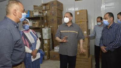 محافظ أسيوط يتفقد مخزن المستلزمات الطبية لتلبية احتياجات مستشفيات العزل