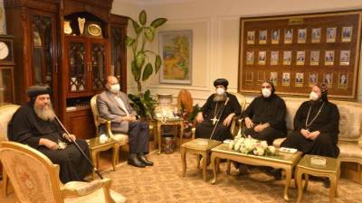 محافظ أسيوط يستقبل أسقف منفلوط ودير المحرق للتهنئة بعيد الفطر المبارك