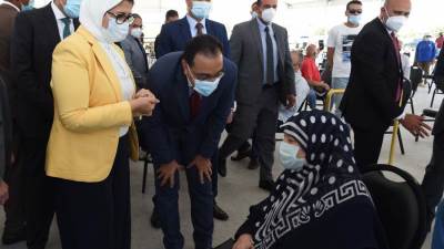 كواليس زيارة «مدبولي» لمركز لقاحات كورونا الرئيسي بأرض المعارض