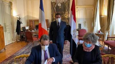 كواليس توقيع اتفاقية بين المجلس الأعلى للمستشفيات الجامعية وإدارة مستشفيات باريس