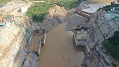 تفاصيل زيارة وزير الإسكان لمشروع سد ومحطة توليد كهرباء نيريري بتنزانيا (صور)