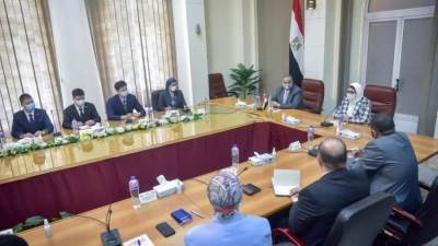 كواليس اجتماع «زايد» مع وفد الخبراء الصينيين لبدء تصنيع لقاح «سينوفاك» بمصر