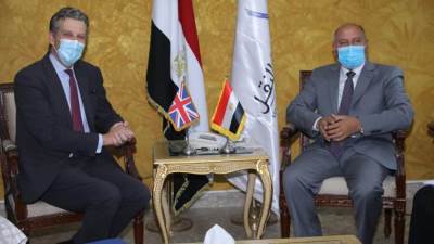 تفاصيل مباحثات وزير النقل والسفير البريطاني بمصر لمناقشة التعاون في المشروعات المستقبلية