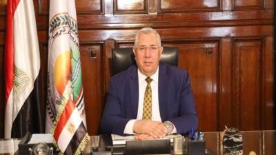وزير الزراعة يستعرض لرئيس الحكومة استراتيجية تنفيذ 5 مشروعات كبرى