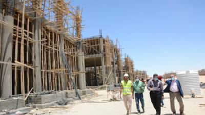 جامعة أسيوط تتابع آخر تطورات مشروع الجامعة الأهلية