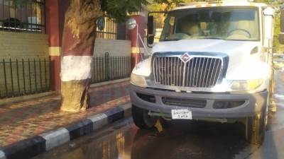 أسيوط تشن حملات مكثفة لنظافة وغسل الأرصفة والشوارع والميادين الحيوية