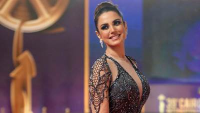 درة تكشف حقيقة حملها وهذا ما طلبته من جمهورها