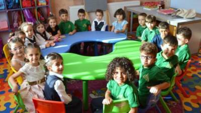 ما هي شروط وخطوات التقدم للمدارس الرسمية للغات؟
