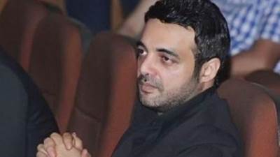 عمرو محمود ياسين يحيي ذكرى ميلاد والده: «مشاعر صعبة عليا»