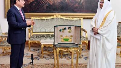 بعد منحه«وسام القائد».. كواليس اللقاء الذى جمع بين السيسي ورئيس البرلمان العربي