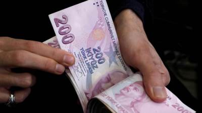 الأسوأ بالأسواق الناشئة.. الليرة التركية تواصل الانهيار