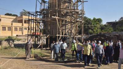 عصام سعد يتفقد محطة صرف صحي  ساحل سليم