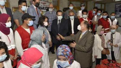 محافظ أسيوط يشهد انطلاق حملة للتبرع بالدم