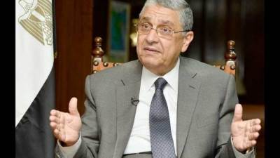 شاكر: الحكومة مستعدة لشراء الكهرباء من المواطنين