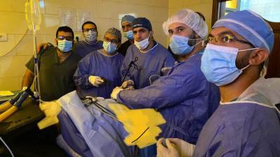 بأيدي كوادر «الصحة».. إجراء أول عملية تكميم معدة داخل مستشفى أسيوط العام (صور)