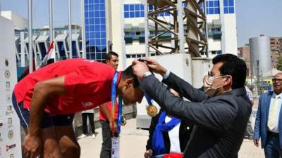 وزير الرياضة يكرم الفائزين بمنافسات تارجت سبرنت ضمن البطولة العربية للرماية