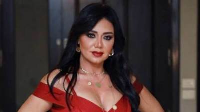 إطلالة جديدة لرانيا يوسف من شوارع برشلونة.. ومتابعيها يعلقون: "قمر يا رنوش"