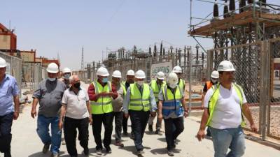 علاء منيع يتفقد أكبر محطة كهرباء نفذتها هيئة المجتمعات بالسادات