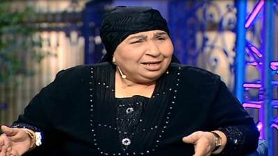 آخرهم فاطمة كشري.. «كومبارسات مشاهير» لا يعرفهم الجمهور إلا في الأزمات