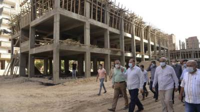 هيئة الأبنية التعليمية بأسيوط  تورد 7 آلاف تختة مدرسية..والمحافظ ُيشيد 