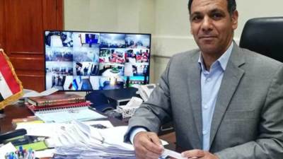عمار مندور يطارد مخالفات وحدات الإسكان الاجتماعي بمدينة بدر (صور)