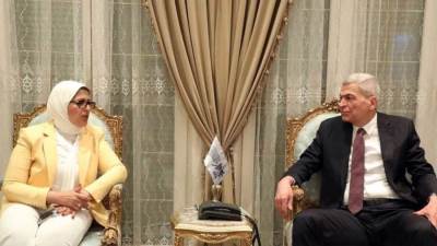 تفاصيل مباحثات وزيرة الصحة ورئيس «الشراء الموحد» لدعم المشروع القومي للبلازما