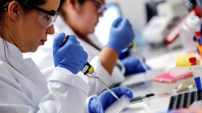تفاصيل تعاون «الصحة» و«الهجرة» لإعلان مراكز  تلقي لقاح «كورونا» بالخارج