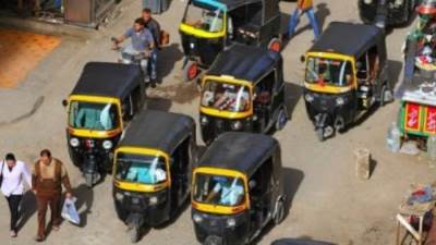 قصة دخول «التوك توك» مصر.. 16 سنة عِشرة مع «الخنفساء المنقذة»