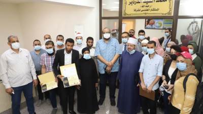 «مياه أسيوط» تكرم 20 من أبناء العاملين حفظة القرآن الكريم