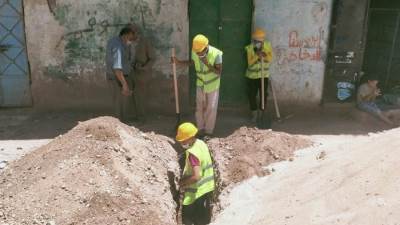 إحلال وتجديد مواسير «مياه الشرب الإسبستوس» إلى بلاستيك بقرية النواورة بأسيوط