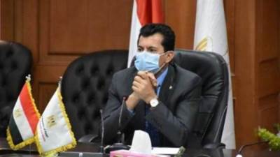وزير الرياضة يهنئ منتخب السباحة البارالمبية بالفوز بـ5 ميداليات
