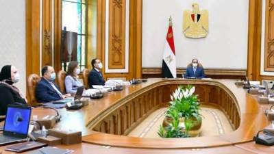 "السيسي" يراجع مع الحكومة تفاصيل نجاح برنامج الإصلاح الاقتصادي