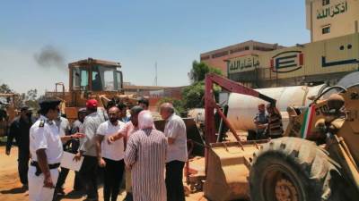 حملة موسعة جديدة لإزالة الإشغالات وضبط المخالفات بالعاشر من رمضان (صور)