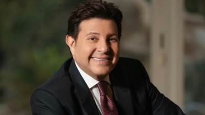 هاني شاكر بروح جديدة ومختلفة في أحدث أغانيه «لو سمحتوا»