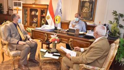 محافظ أسيوط يعتمد تنسيق القبول بالصف الاول الثانوى العام بمجموع 240 درجة