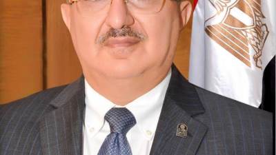 رئيس جامعة أسيوط يهنيء الرئيس السيسي بالذكرى الثامنة لثورة 30 يونيو