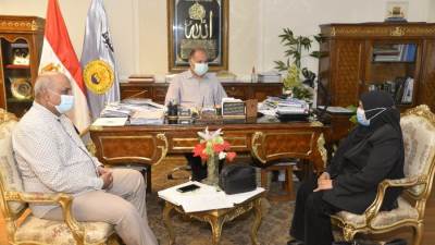 محافظ أسيوط يوجه بتوفير الأراضي لبناء مدارس الجديدة 